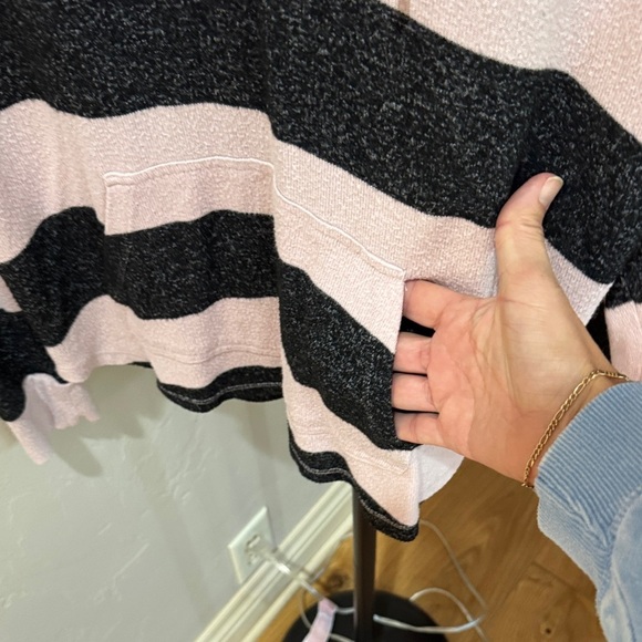 Market & Spruce Pink and Black Knit Hoodie Medium - Picture 6 of 9